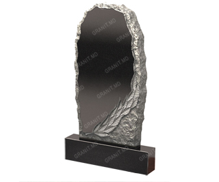 Monumente sculptate din granit